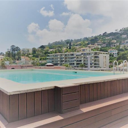 Apt Golfe Juan - 5Min Des Plages - Parking Privee - Piscine Rooftop ヴァロリス エクステリア 写真