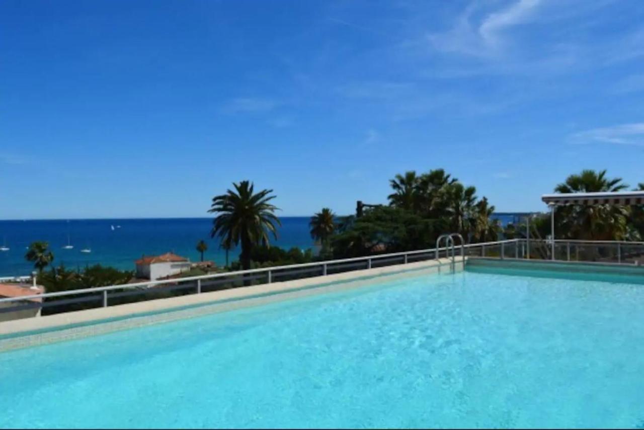 Apt Golfe Juan - 5Min Des Plages - Parking Privee - Piscine Rooftop ヴァロリス エクステリア 写真